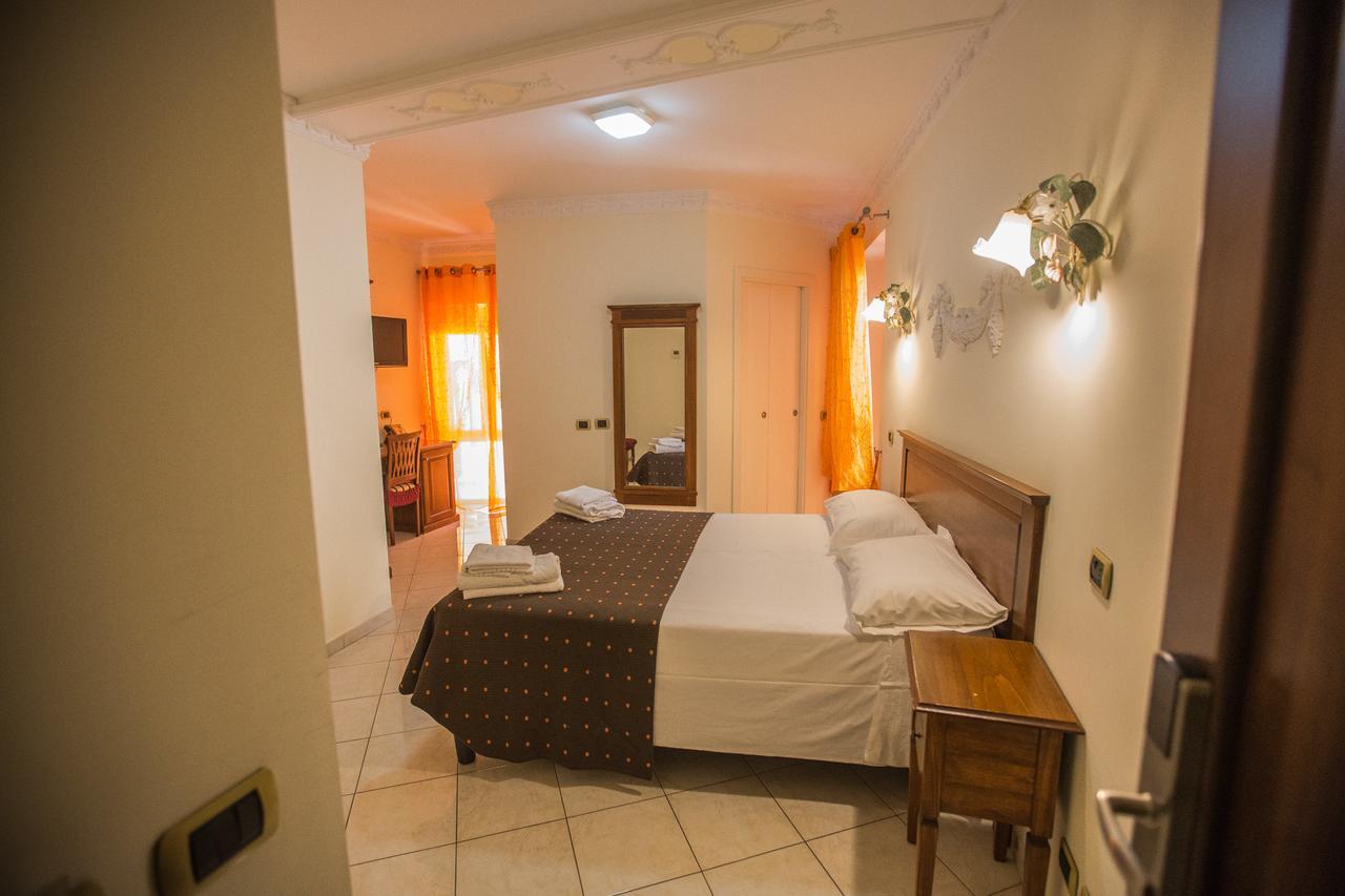 Hotel De Monti Rome Bagian luar foto