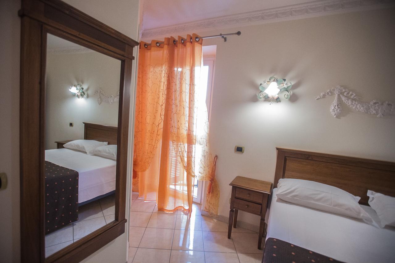 Hotel De Monti Rome Bagian luar foto