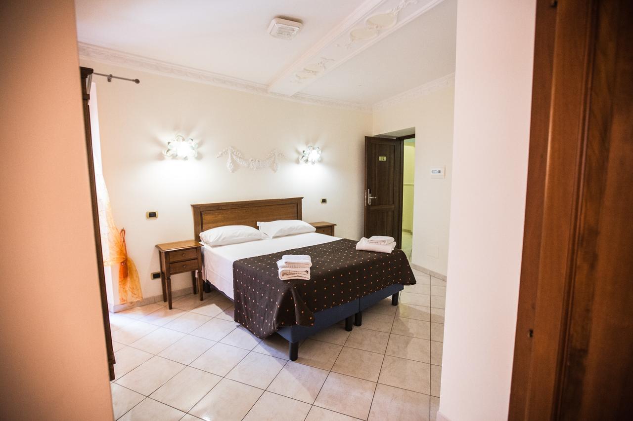 Hotel De Monti Rome Bagian luar foto