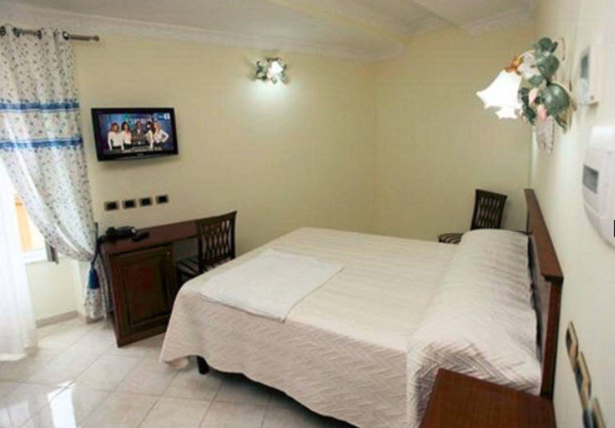 Hotel De Monti Rome Bagian luar foto