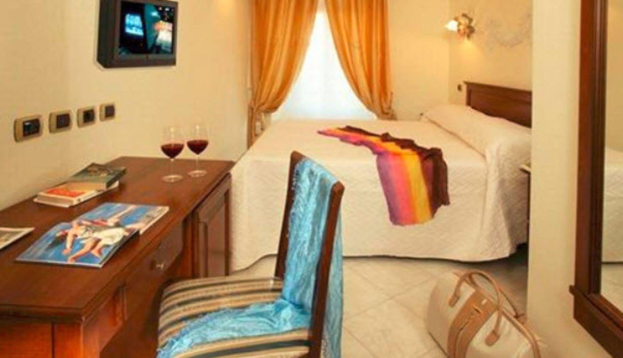 Hotel De Monti Rome Bagian luar foto