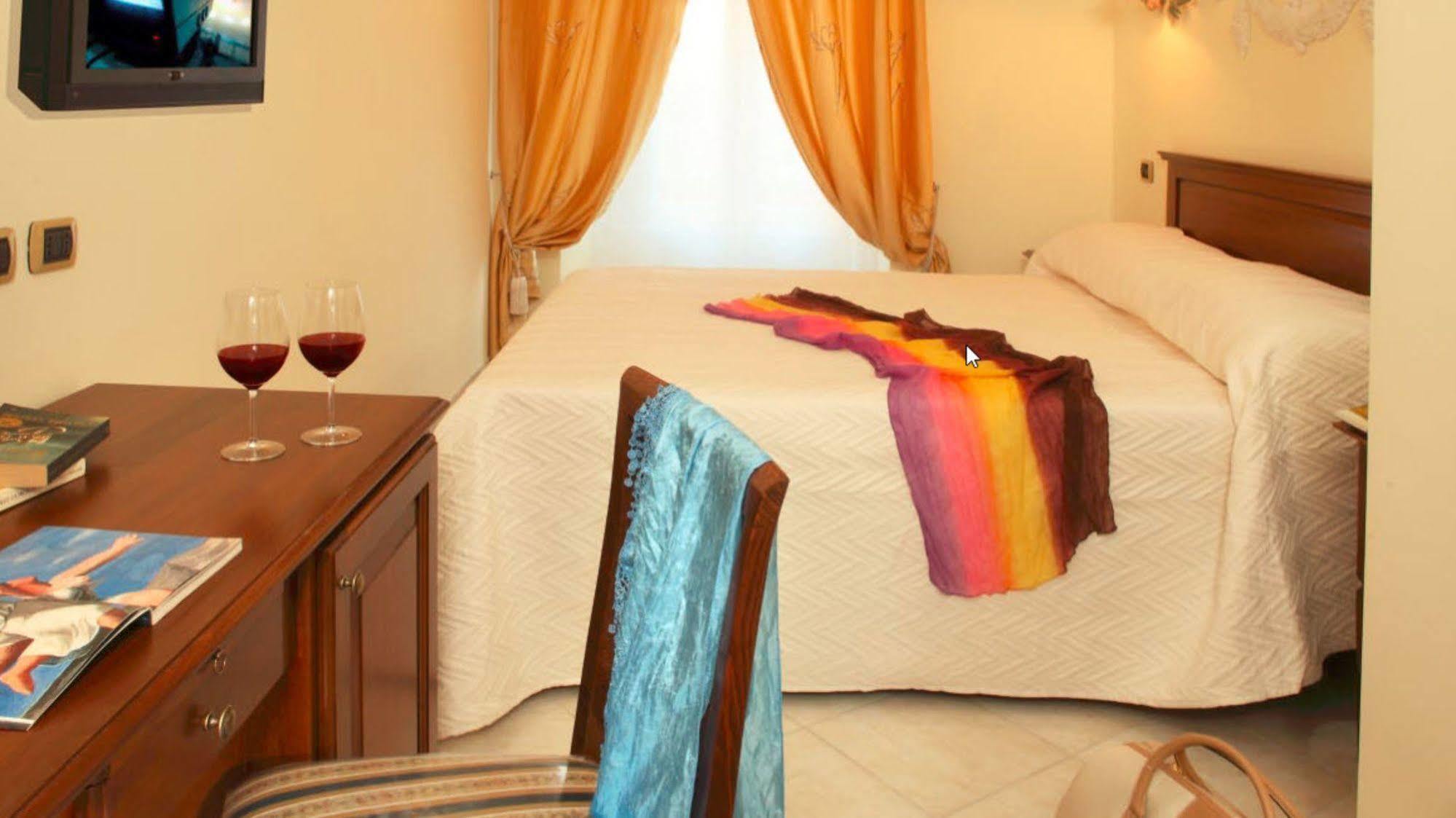 Hotel De Monti Rome Bagian luar foto